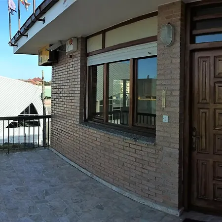 Playa De Ris Apartmán *