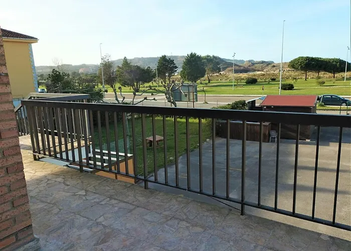 Playa De Ris 公寓 *